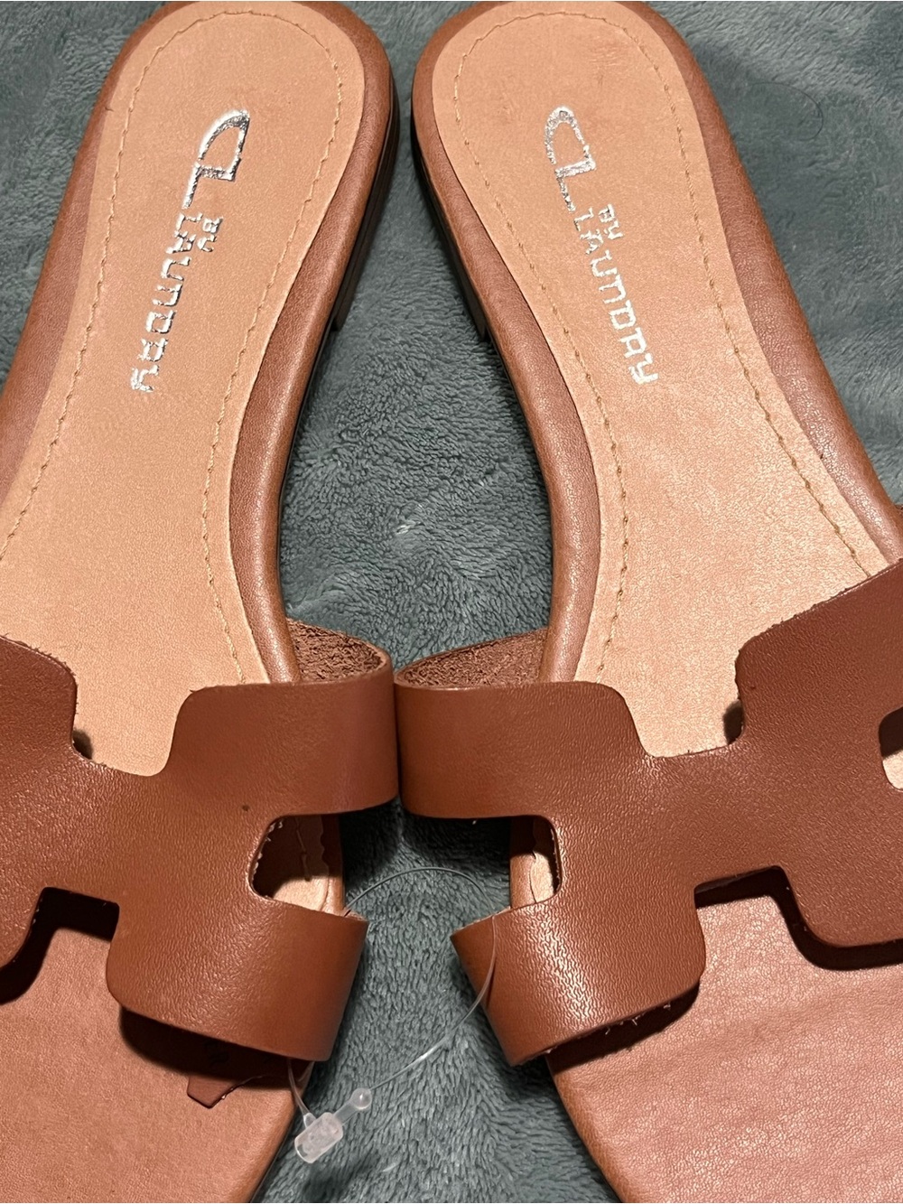 Laundry By Shelli Segal Tan Leather Slide Sandals - Picture 4 of 6